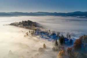 Schloss in den Wolken