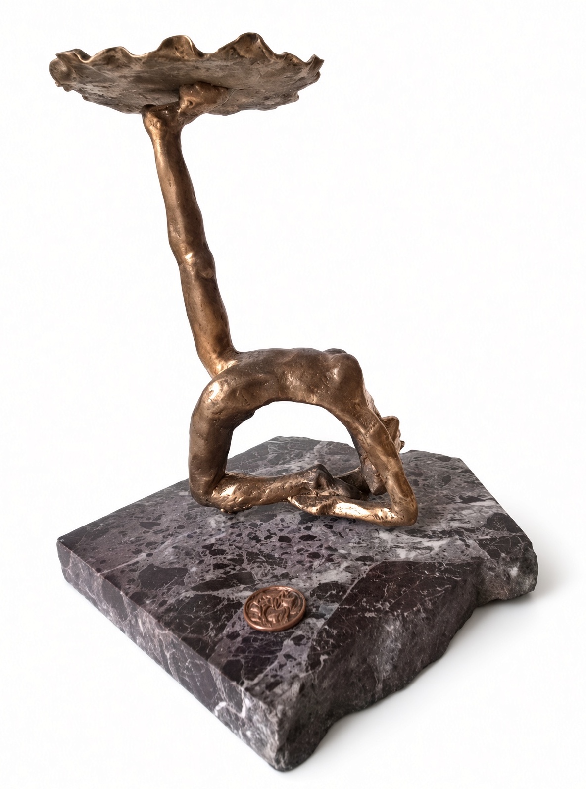 Pozícia holuba s jednou nohou „Eka Pada Raja Kapotasana“, Barbora Paulovičová — Symbolism, Bronze — 26 × 28 cm