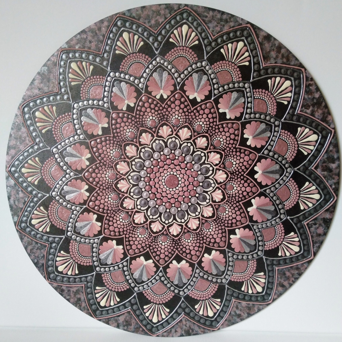 Tečkovaná mandala